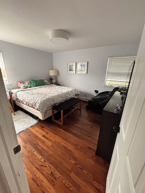 3 habitaciones, escritorio, wifi y ropa de cama 