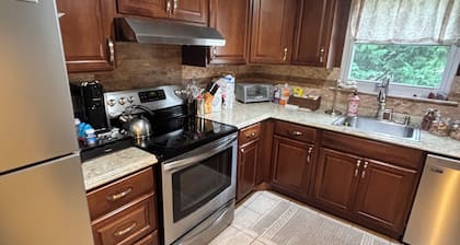 Ryder Cup Rental, 1.4 miles away.
3-bedroom apartment with parking
