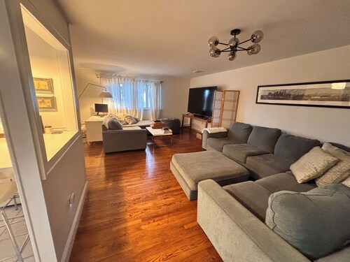 Ryder Cup Rental, 1.4 miles away. 
3-bedroom apartment with parking