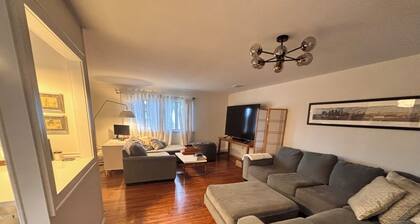 Ryder Cup Rental, 1.4 miles away.
3-bedroom apartment with parking