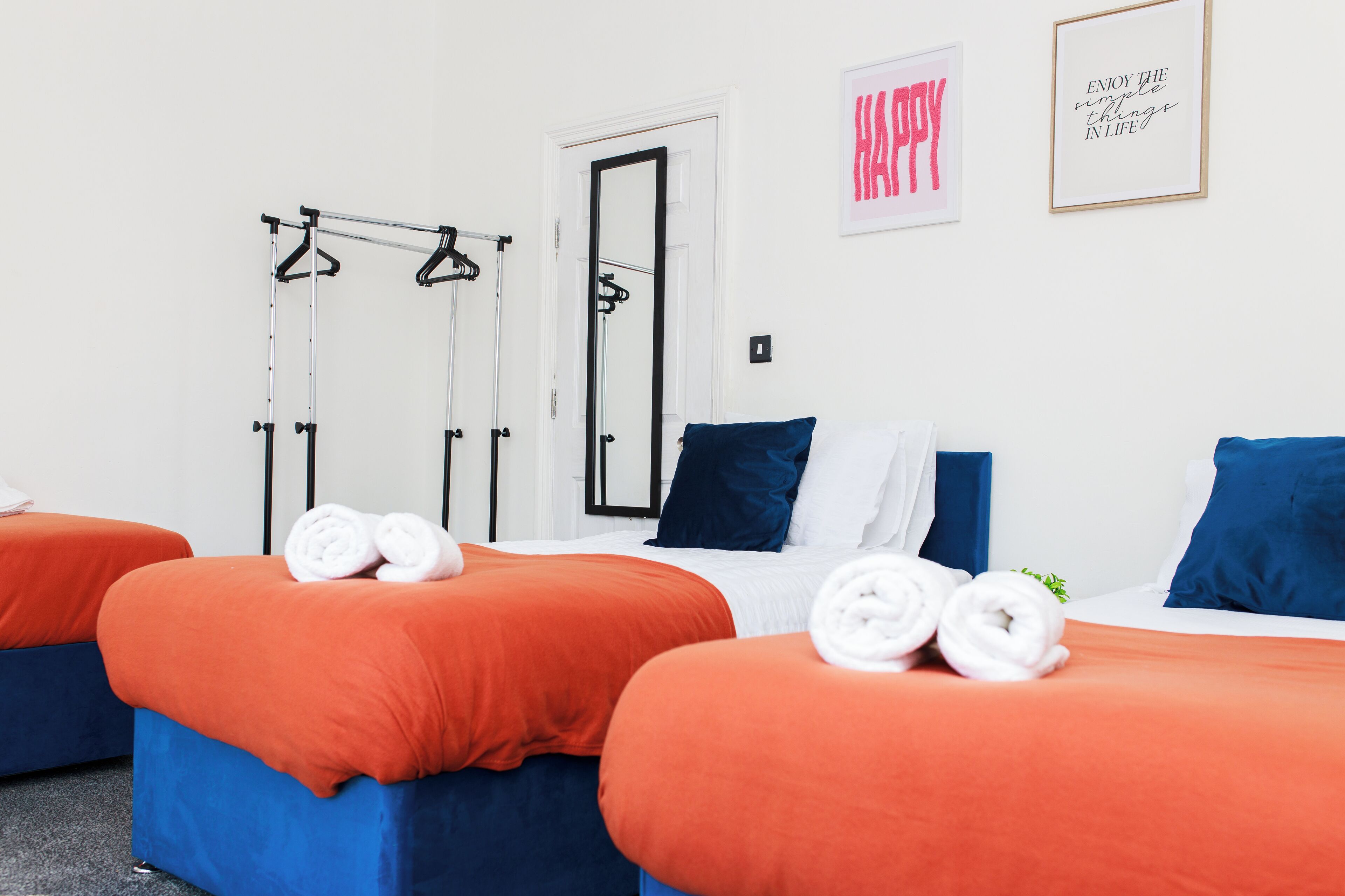 4 bedrooms, iron/ironing board, free WiFi, bed sheets