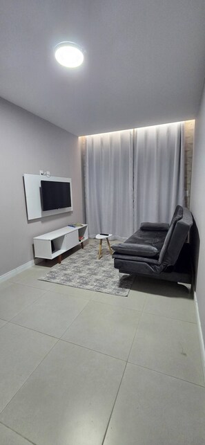 Smart TV, reproductor de DVD y libros 