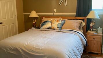 5 bedrooms, iron/ironing board, WiFi, bed sheets
