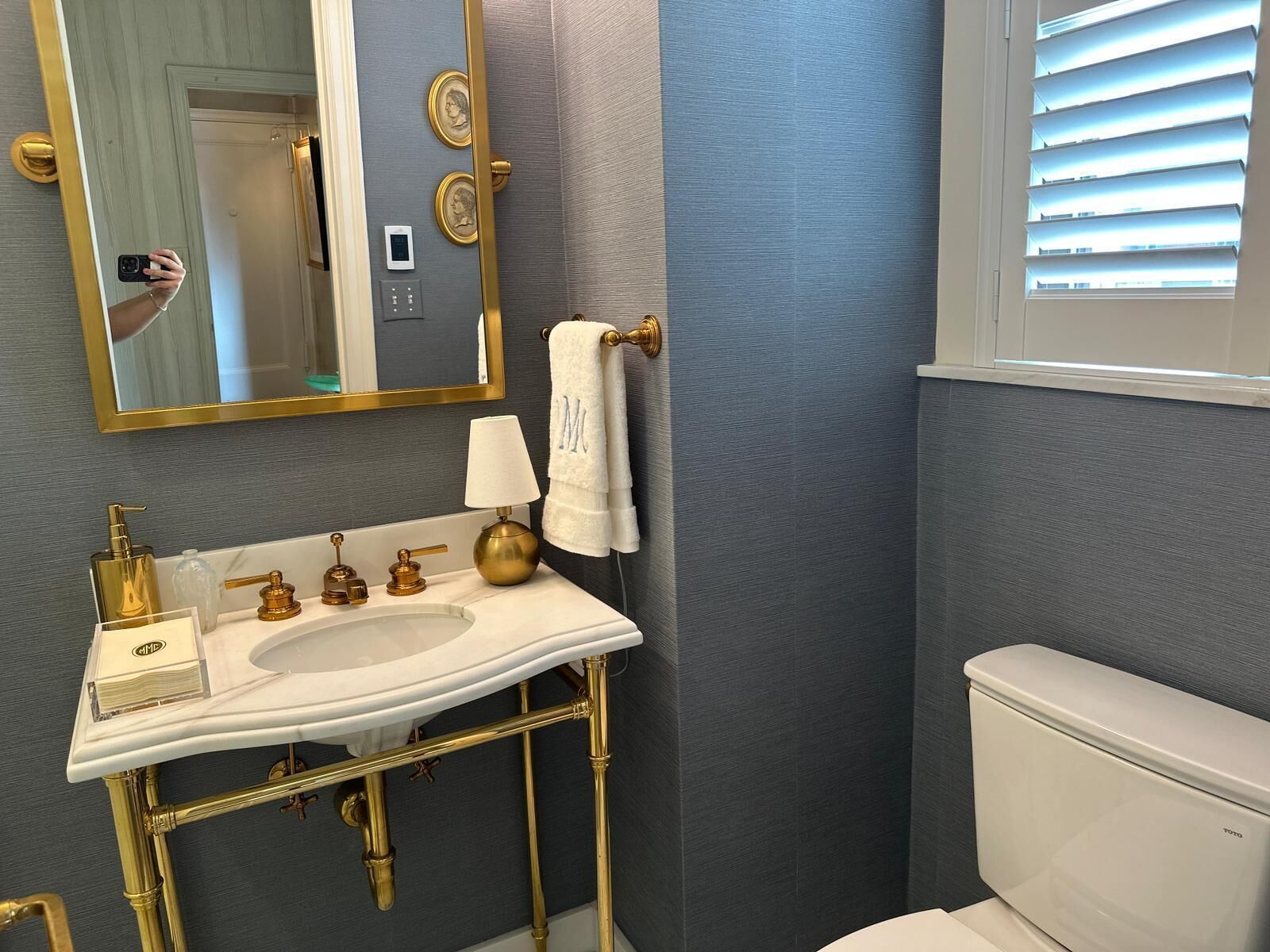 Chuveiro/banheira combinados, produtos de toalete grátis