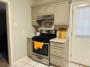 Microwave, oven, stovetop, coffee/tea maker