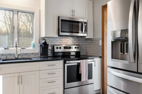 Tranquil apartment with AC in charming Monroe