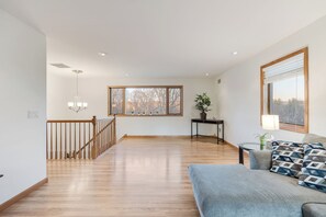 Interior - Tranquil apartment with AC in charming Monroe (Monroe)