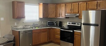 Serene corporate apartment with AC in Lake Charles close to casinos and plants.