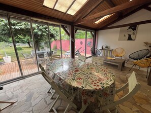 Dining - A getaway at the foot of the Pyrenees House near Lourdes Pets welcome (Juillan)