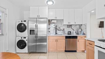 Stovetop, coffee/tea maker, electric kettle, toaster