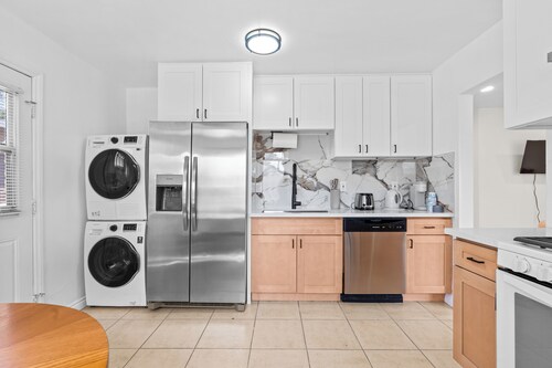 20% OFF Monthly / Private Suite / Free Parking