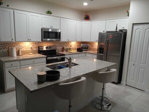 Mikrowelle, Ofen, Herdplatte, Geschirrspüler