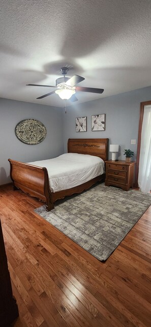 3 bedrooms, WiFi, bed sheets