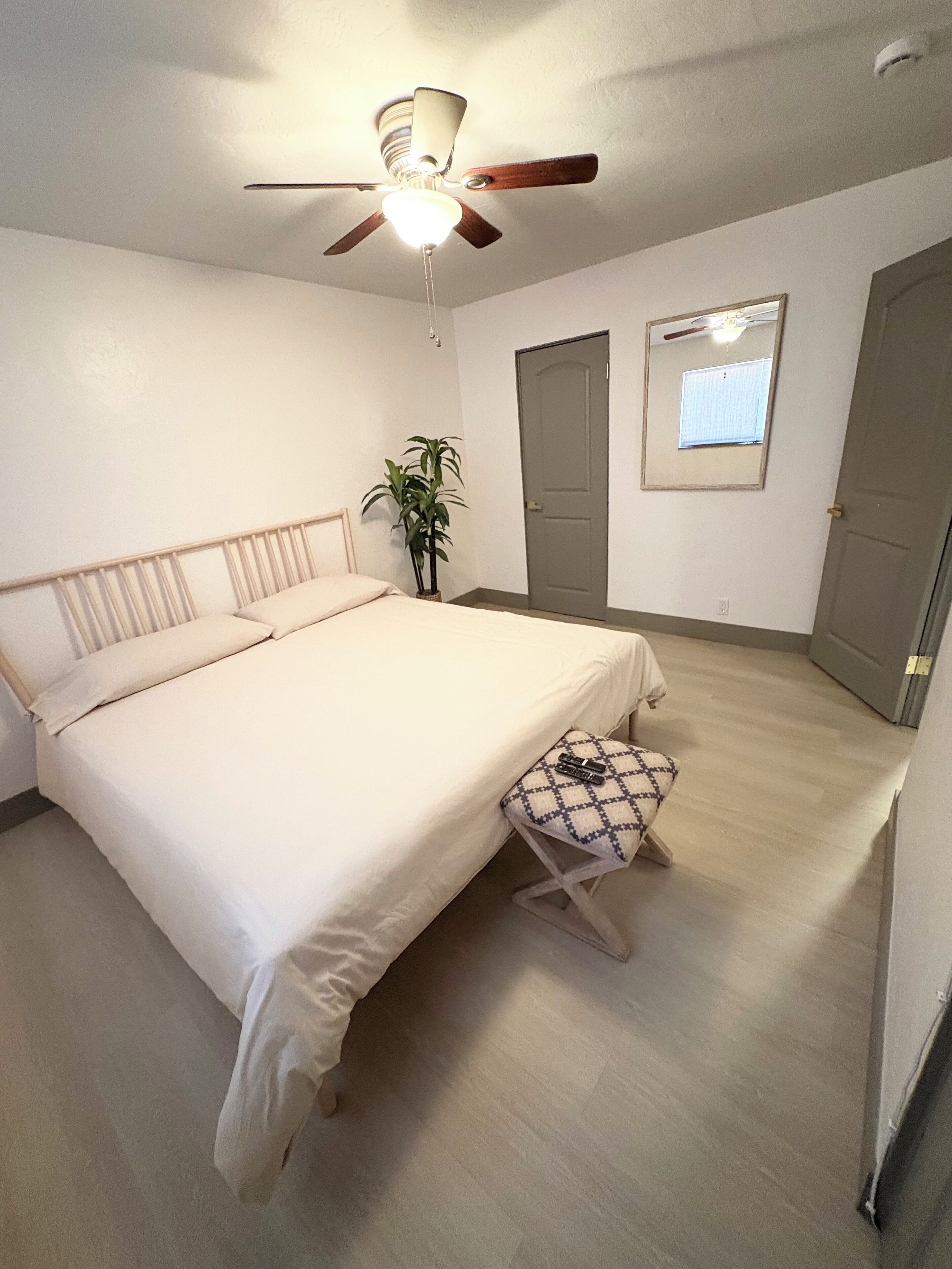 3 bedrooms, desk, iron/ironing board, free WiFi