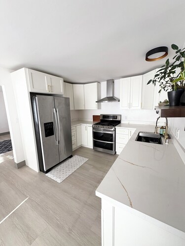 Fully Remodeled Beauty in the Heart of Vacaville w/ Huge Backyard!