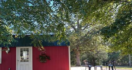 Cozy hobby farm cabin under the stars!