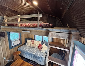 2 bedrooms, Internet, bed sheets