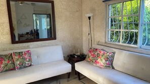 Apartment, 1 Bedroom, Smoking | Living room