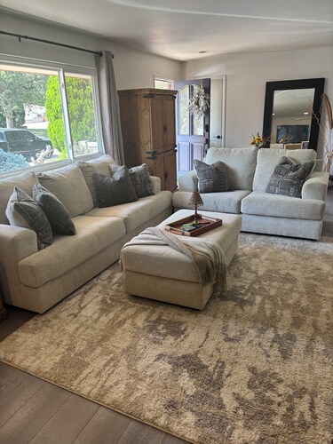 The Loyola – Warm & Welcoming Home Base for Your Pueblo Adventure