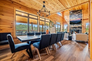 Dining - June/July Openings!Amazing Views+Pool+Pickleball+Hot Tub+Theater+Upgraded Arcade (Sevierville)