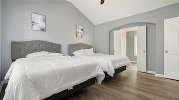 3 chambres, fer et planche à repasser, Wi-Fi gratuit, draps fournis