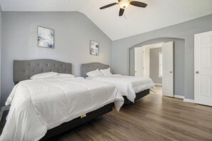 3 bedrooms, iron/ironing board, free WiFi, bed sheets