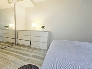 1 soverom, strykejern/-brett, wi-fi og sengetøy