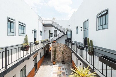 Casona 212 | Luxury Loft + WiFi & Parking Included
