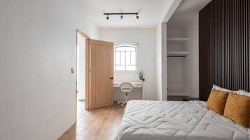 1 bedroom, internet, bed sheets