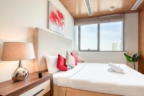 1 dormitorio, tabla de planchar con plancha, wifi y ropa de cama