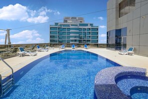 Pool - Tranquilo Stay – Sports City (Dubai)