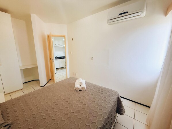 1 bedroom, bed sheets