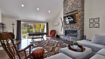 Smart TV, fireplace, offices, printers