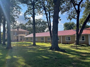 Exterior - The Inn at Southern Oaks located in Historic Lavonia, GA, close to Lake Hartwell (Lavonia)