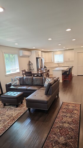 Brand New Peaceful Top Floor 2-bedroom Apartment in Tacoma