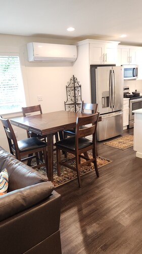 Brand New Peaceful Top Floor 2-bedroom Apartment in Tacoma