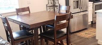 Brand New Peaceful Top Floor 2-bedroom Apartment in Tacoma