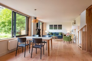 Interior - Cedar Lodge - Luxury Cottages (Hay-on-Wye)