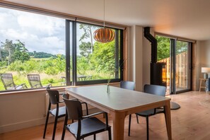 Dining - Cedar Lodge - Luxury Cottages (Hay-on-Wye)