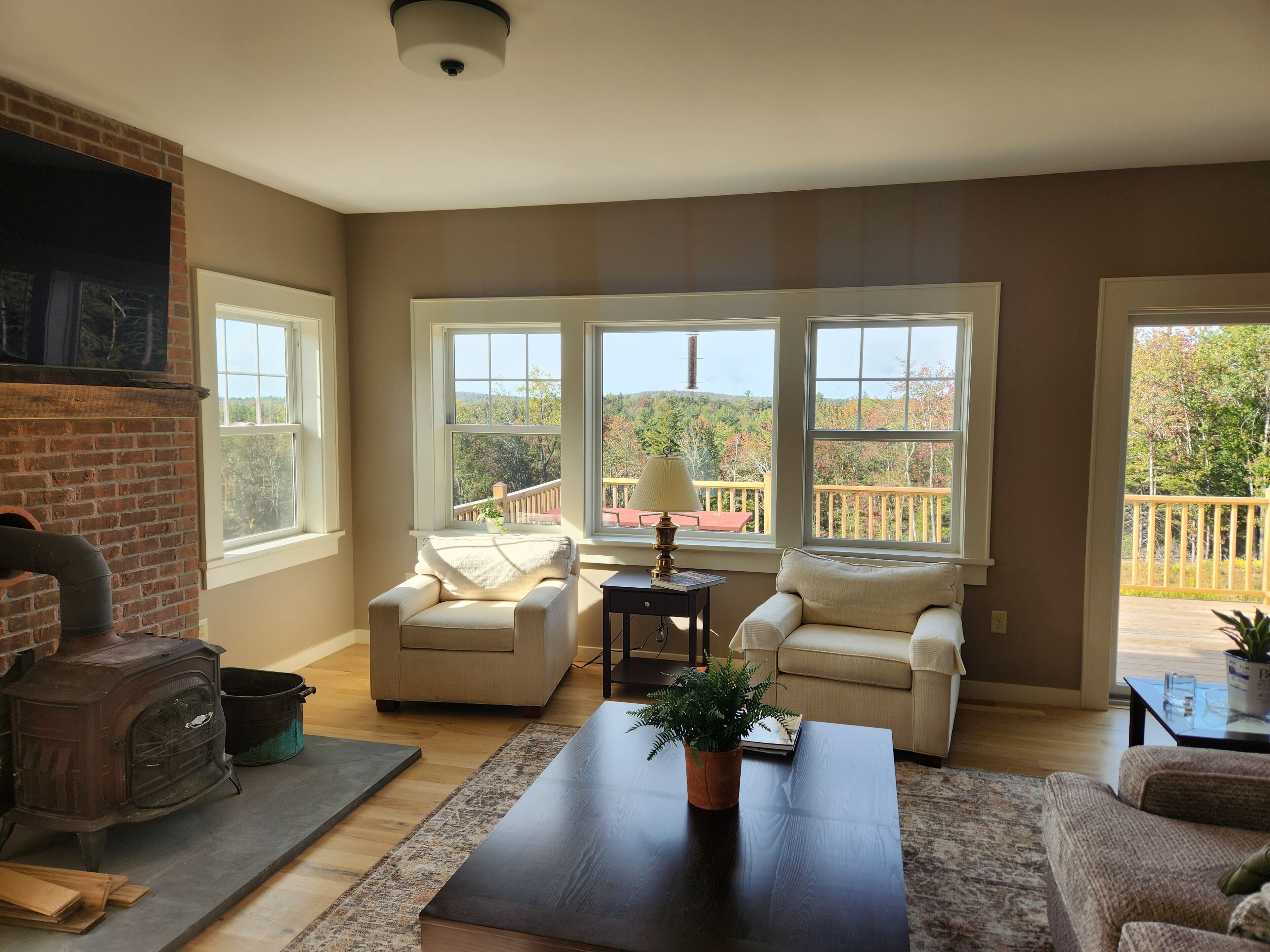 Smart TV, chimenea y tenis de mesa 