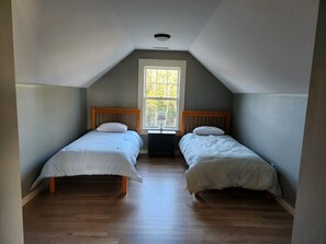 3 bedrooms, in-room safe, free WiFi, bed sheets - Secluded Sophistication in the Berkshires - 49 Acres of Quiet Luxury in Becket. (Becket)