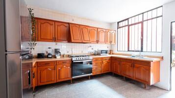 Fridge, microwave, oven, coffee/tea maker