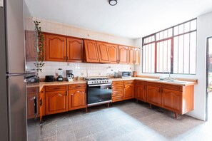 Fridge, microwave, oven, coffee/tea maker