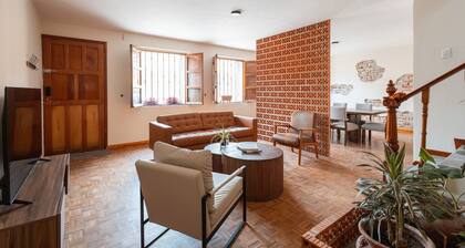 Beautiful House in Historic Center | 5 bedrooms + Parking