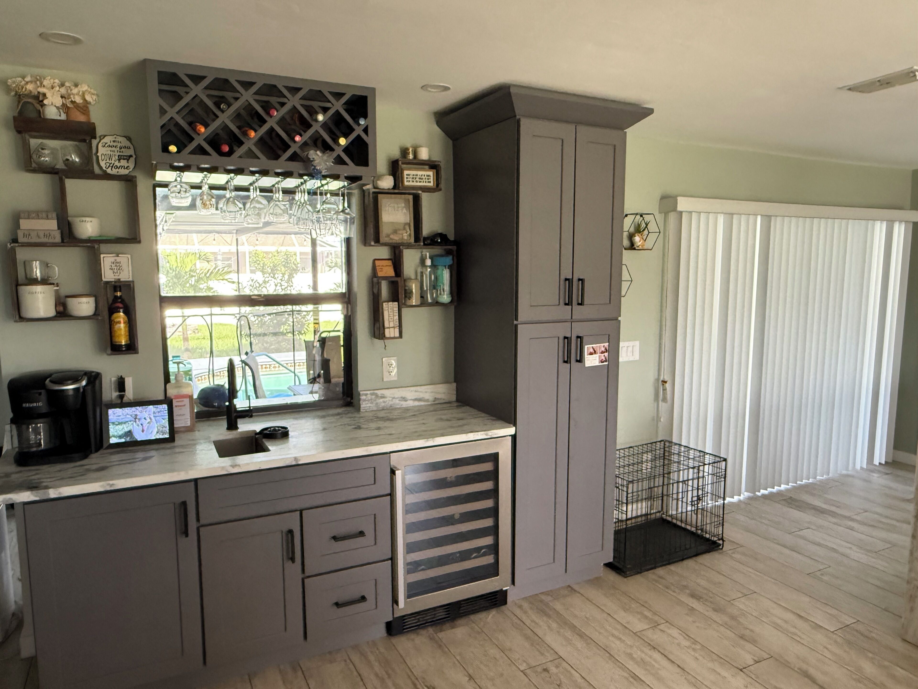 Micro-ondes, four, plaque de cuisson, lave-vaisselle