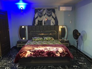 3 bedrooms, iron/ironing board, WiFi
