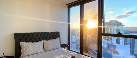 1 habitación, tabla de planchar con plancha, wifi y ropa de cama