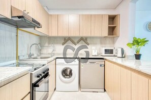 Mikroaaltouuni, uuni, liesi, astianpesukone