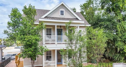 Beautiful Townhouse IN THE VERY HEART OF DT MT, DORA!