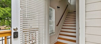 Beautiful Townhouse IN THE VERY HEART OF DT MT, DORA!